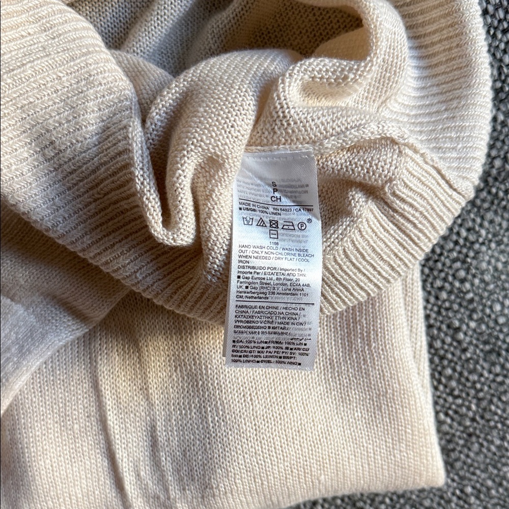 Banana Republic Men’s Beige V-Neck 100% Linen Sweater - Picture 5 of 6